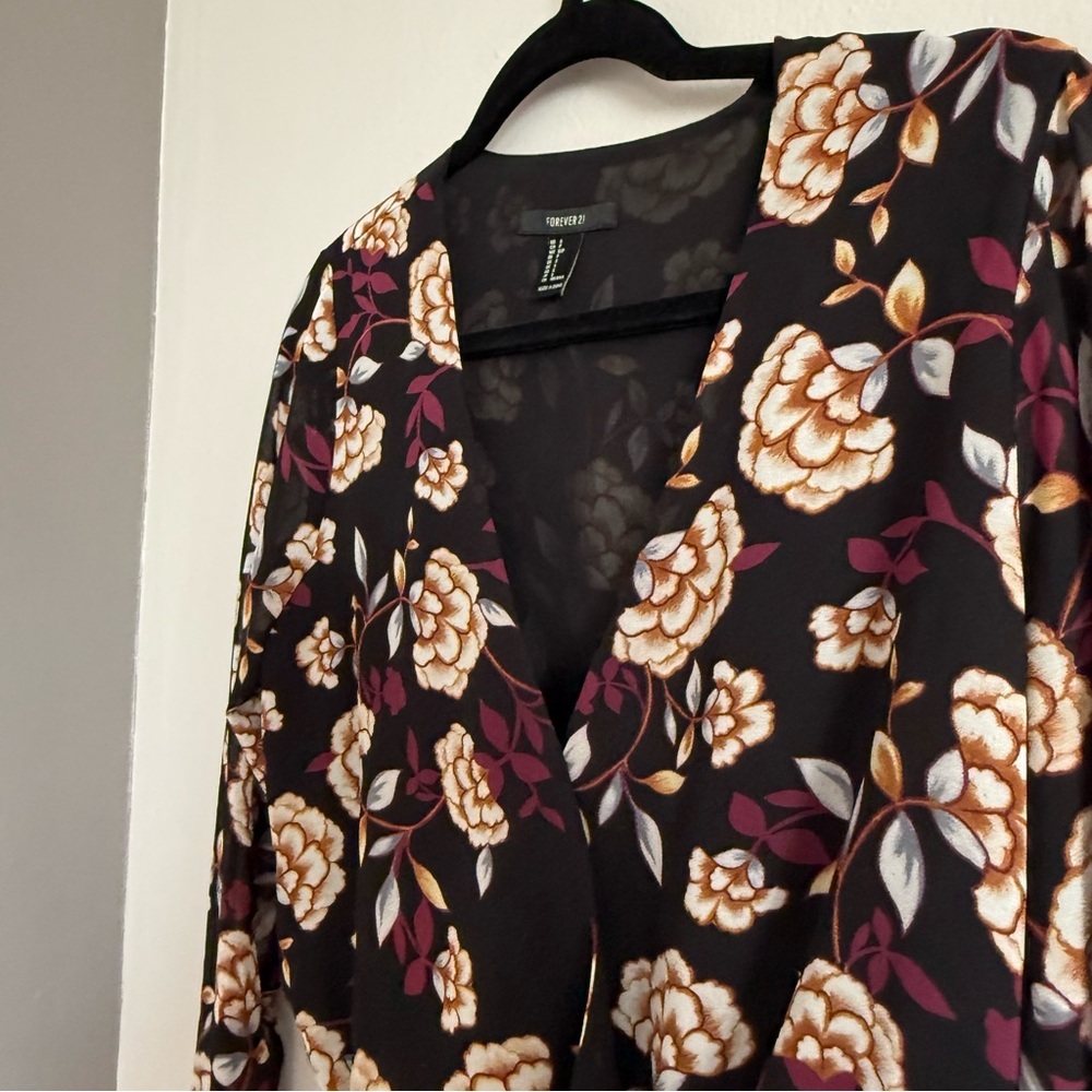 🛍️ 4/$25 Forever 21 Boho Floral Surplice Faux Wrap Top with Bell Sleeves - Picture 3 of 7